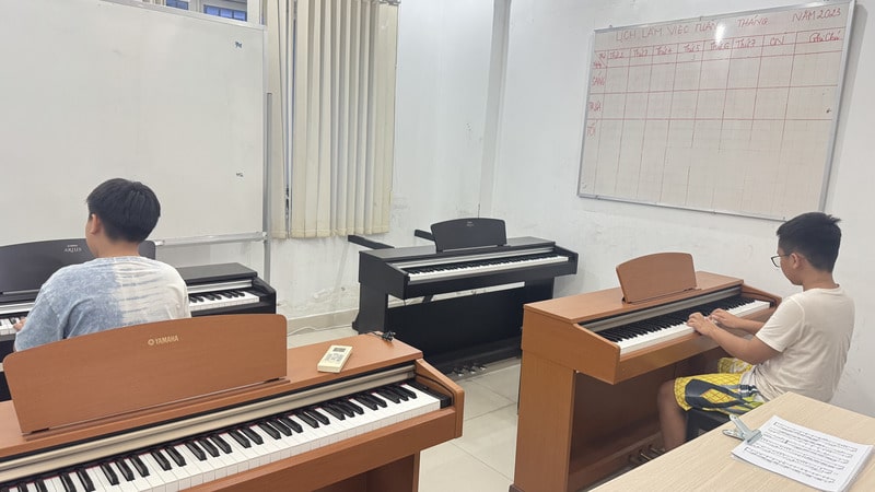 Lớp học Piano cho trẻ em